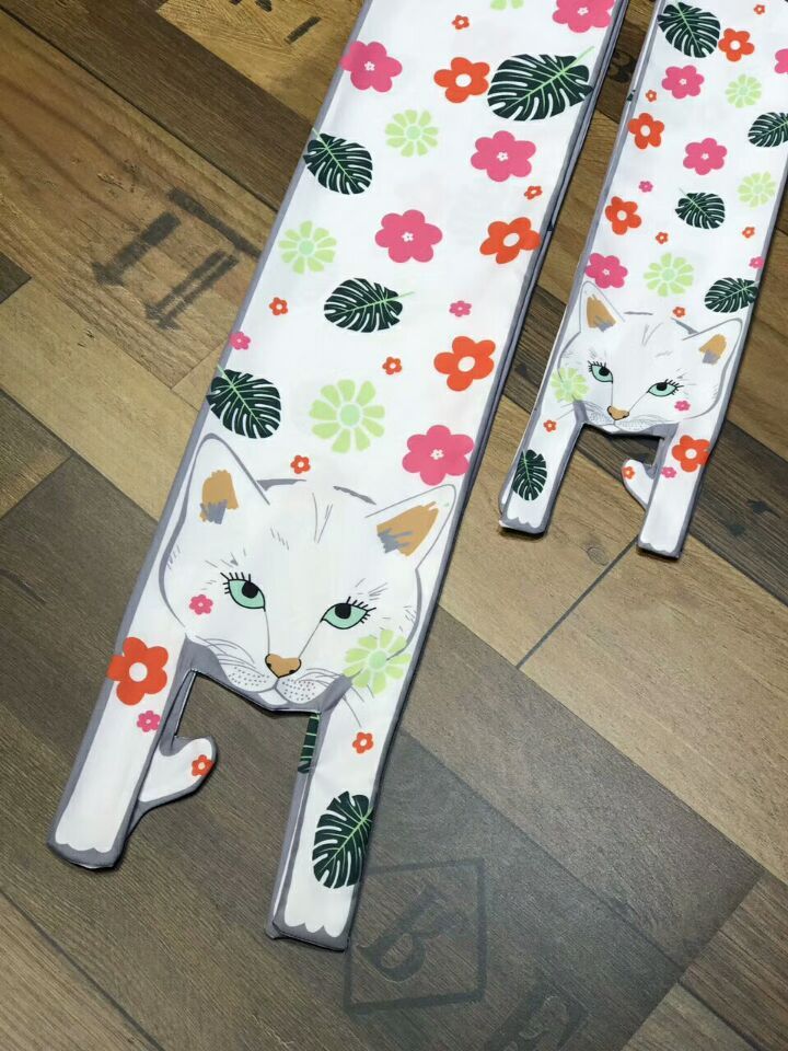 Cachecol Maxi - Coleção floresta encantada - Gato Branco Florido